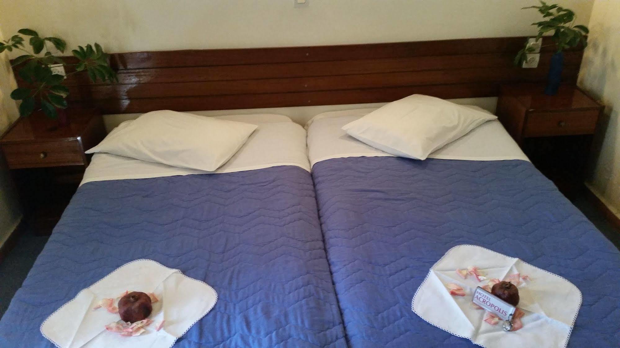 Acropolis Hotel Corinth Bagian luar foto